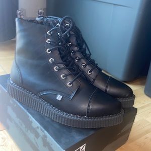 Black TUKskin point lace up boots size 10 in women’s. Never worn.
